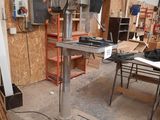 a machine that is sitting in the middle of a room