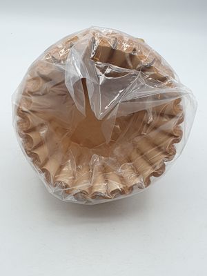 un sac de nourriture posé sur une table