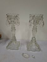 Paire de bougeoirs en cristal à pampilles. (photo 2)