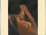 tableau représentant une femme nue dans un cadre blanc sur fond noir