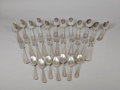 a lot of spoons and spoon spoons on the table