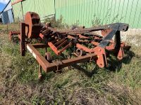 Ancien cultivateur métallique rouge SAMSON 13 dents Larg.