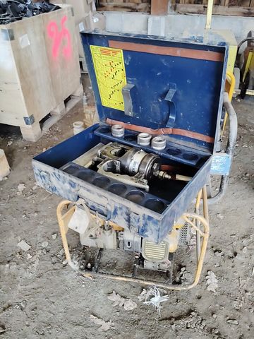 Sertisseuse hydraulique