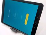 the samsung galaxy note 2 is on display with a blue screen