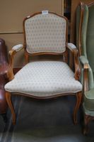 fauteuil de style Louis XV