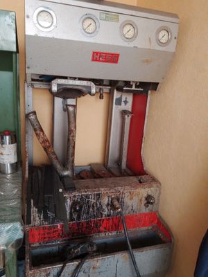une machine qui contient tout un tas d'outils