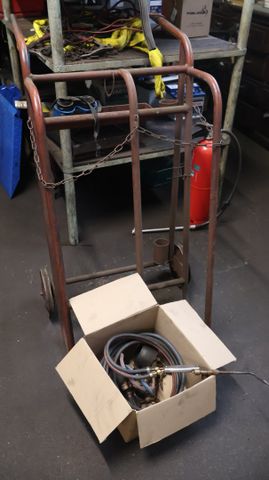Kit chalumeaux fer à souder : 2 chariots pour bouteilles de gaz, ...