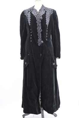 an image of a black coat on a mannequin mannequin mannequin mannequin mannequin mannequin mannequin mannequin