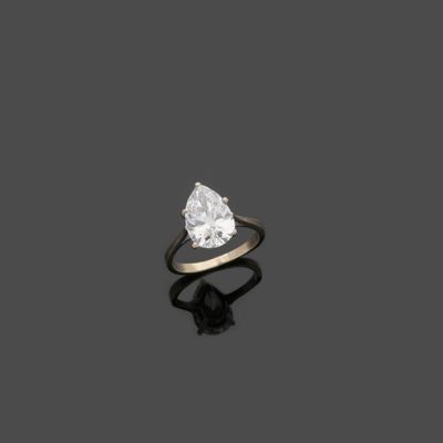 une bague en diamant à une seule pierre, par van cleef