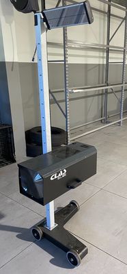 une photo d'un support pour appareils de musculation dans un garage