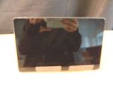 une personne se prenant en photo dans un miroir