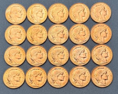une image représentant un tas de pièces d'or posées sur une table