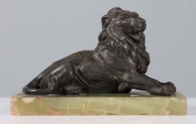 École française vers 1900. Lion couché.
