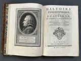 un vieux livre sur lequel figure le portrait d'un homme de profil