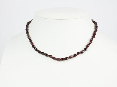 gros plan d'un collier sur un mannequin mannequin mannequin mannequin mannequin mannequin mannequin mannequin mannequin