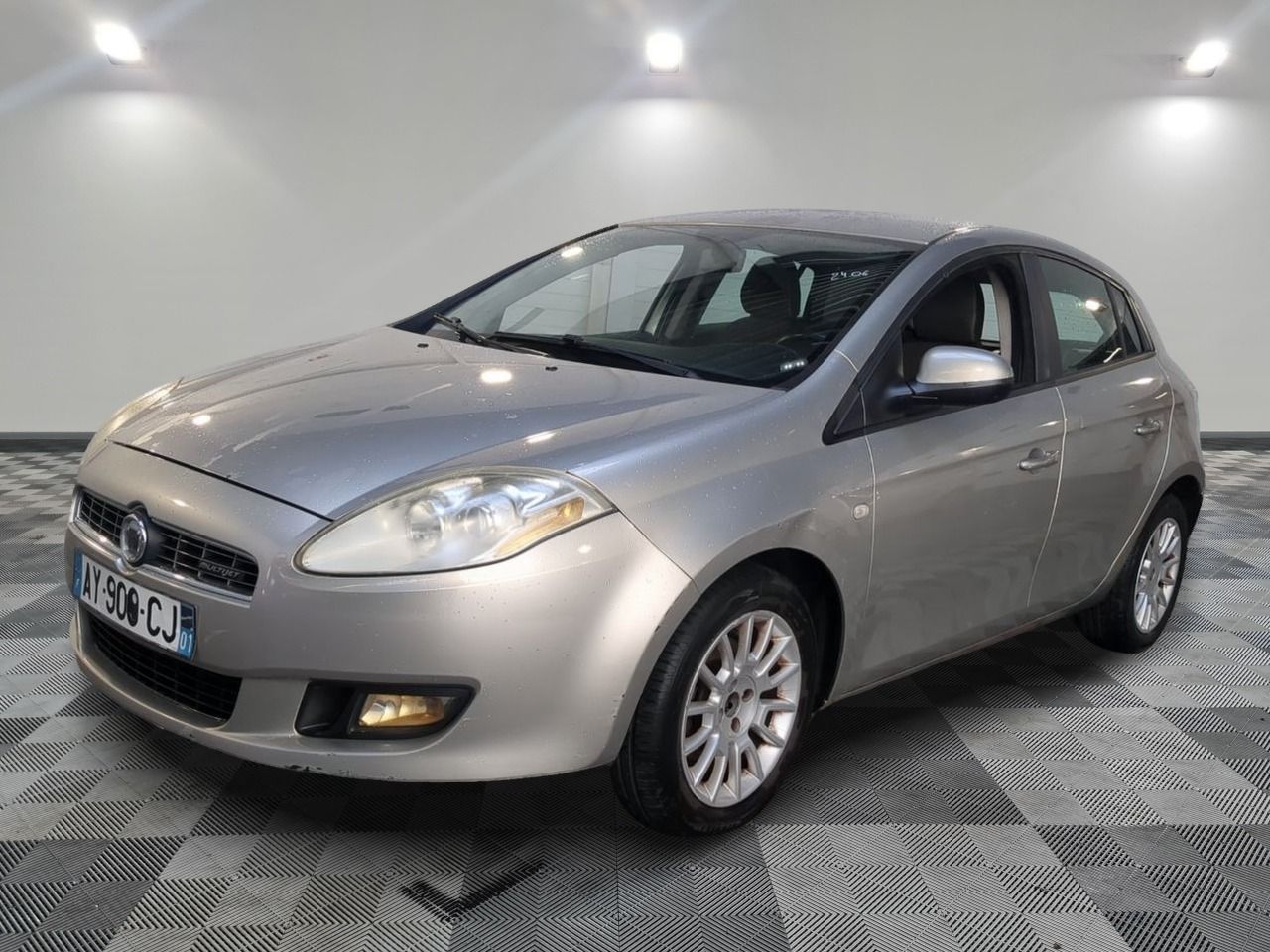 FIAT - BRAVO 1.9 MULTIJET 8V 120 - GO - Mise en service: 18/07/2007 - Ciel de toit décollé Voyant airbag allumé