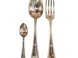 service de couverts plaqué argent comprenant une cuillère, une fourchette et un repose-cuillère