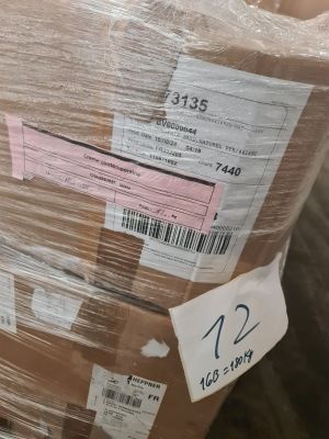 Palette d’environ 180 kg – Chaussures mixte crème contempora…