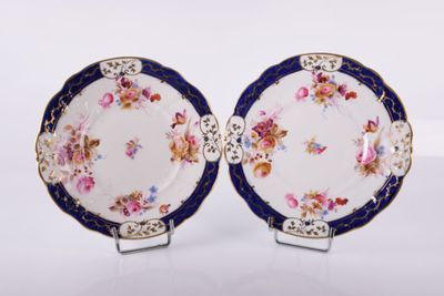 H.M WILLIAMSON & SONS Paire d'assiettes anglaises en porcela…