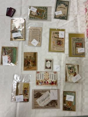 1 Boite avec une boite de collection de calendriers entre 18…