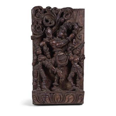 une image représentant une sculpture en bois d'un homme et d'une femme
