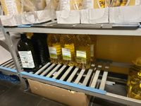 (A l'étage) 7 étagères alimentaires, 7 vestiaires et stock d… (photo 6)