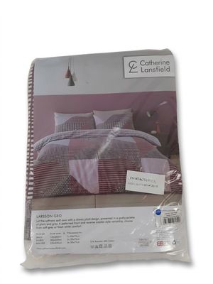 la couette se trouve dans l'emballage du lit
