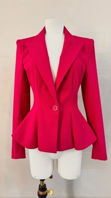 pink jacket on a mannequin mannequin mannequin mannequin mannequin mannequin mannequin mannequin mannequin mann