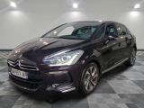 La nouvelle Citroën est prête à être exposée dans le showroom.
