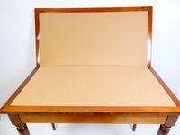 Petite table à jeu en acajou à plateau pivotant à décor de f… (photo 4)