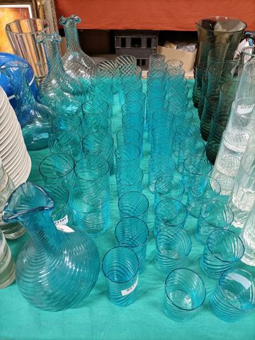 Partie de service de verre en verre bleu 