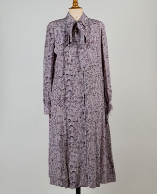 robe de femme sur un mannequin mannequin mannequin mannequin mannequin mannequin mannequin mannequin mannequin mann