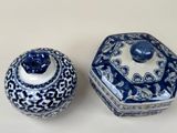 pair of chinese blue and white porcelain jars