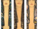 trois tableaux représentant une femme aux cheveux longs, coiffée d'un foulard