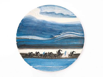 une photo d'un tableau représentant un groupe de chevaux sur la plage
