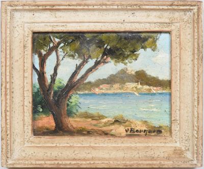 une peinture à l'huile représentant un arbre au bord de l'eau, avec un voilier au loin