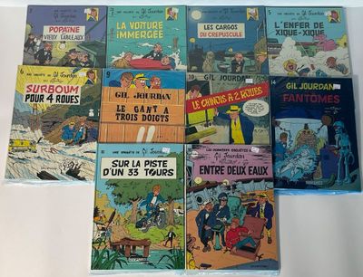 beaucoup de bandes dessinées sur la table