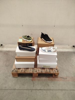 lot de 12 paires de chaussures en boites pour hommes, femmes…