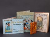trois livres pour enfants empilés les uns sur les autres