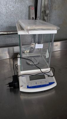 an image of a scale that is on a table