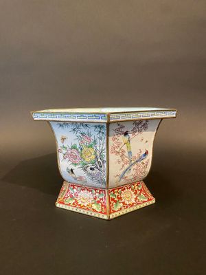 an image of a vase sitting on top of a table