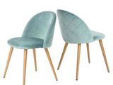 deux chaises à pieds en bois et une chaise rembourrée bleue