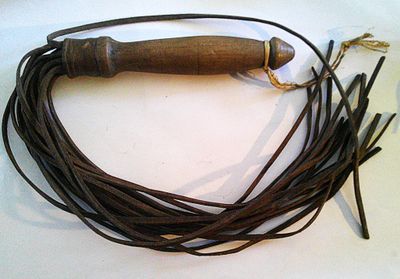Fouet ou martinet militaire réglementaire à vêtements à manc…