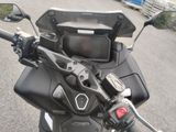 a close up of the handle bar of a motorcycle