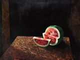 une peinture représentant un morceau de pastèque posé sur une table