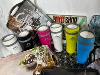 Lot de plateaux et mugs (photo 2)