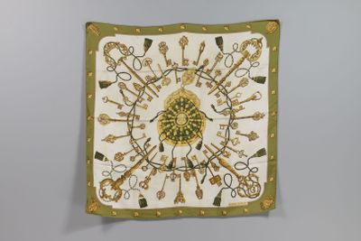 HERMES, Paris. Caty LATHAM. "Les Clefs". Carré en twill de soie à déco