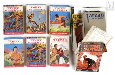 un grand nombre de livres posés sur une table