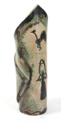 VASE FOULARD en terre cuite vernissée à motifs rupestres.