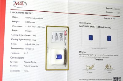 RARE : une tanzanite facettée taille émeraude, couleur AA, d…